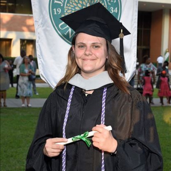 Meet your Posher, Katie - Picture 1 of 1